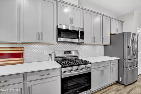 Kitchen - 413 Canter Crest Rd, Hampstead, NC 28443 photo 4 of 4