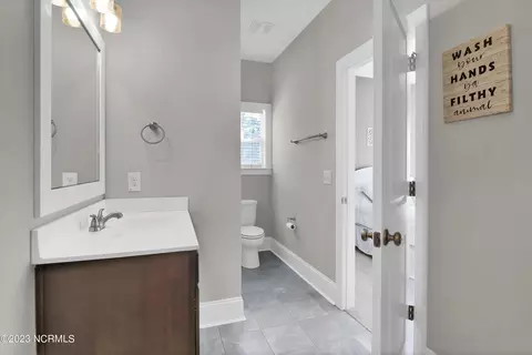 Bath - 413 Canter Crest Rd, Hampstead, NC 28443 photo 1 of 7