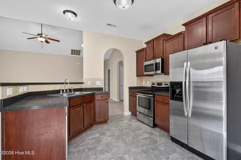Kitchen - 405 Peppermint Dr, Hubert, NC 28539 photo 1 of 2
