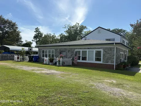 2100 S Lakeview Dr, Newport, NC 28570
