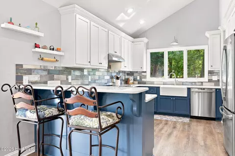 Kitchen - 9 Forest Hills Ln, Pinehurst, NC 28374 photo 2 of 2