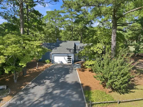 Exterior - 9 Forest Hills Ln, Pinehurst, NC 28374 photo 4 of 4