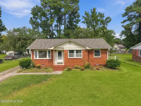 203 Mercer Rd, Jacksonville, NC 28546