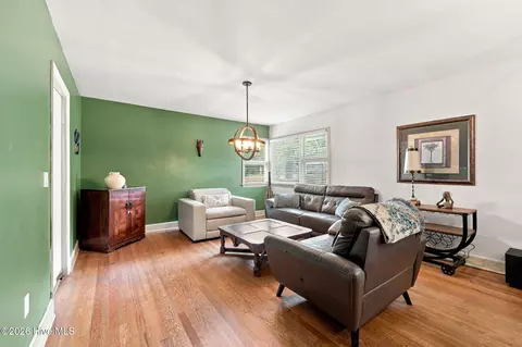 Living - 402 E Vance St, Williamston, NC 27892 photo 3 of 4