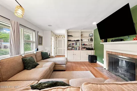 Living - 402 E Vance St, Williamston, NC 27892 photo 2 of 4