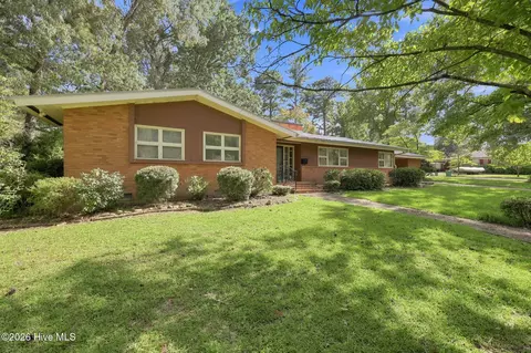 Exterior - 402 E Vance St, Williamston, NC 27892 photo 1 of 7