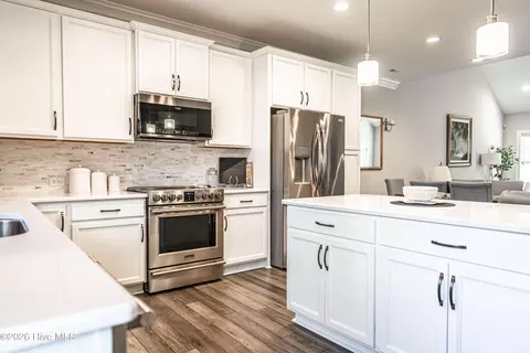 Kitchen - 124 Lark Dr, Pinehurst, NC 28374 photo 3 of 5