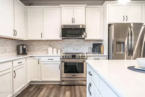 Kitchen - 124 Lark Dr, Pinehurst, NC 28374 photo 5 of 5