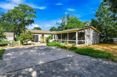 315 NE 40th St, Oak Island, NC 28465