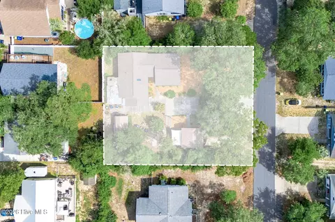 315 NE 40th St, Oak Island, NC 28465