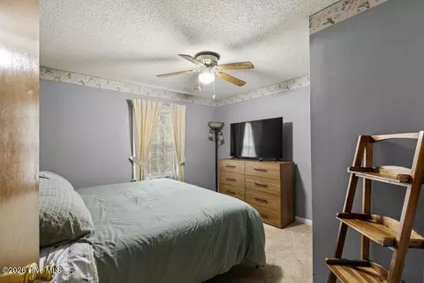 Bedroom - 509 Maize Ct, Hubert, NC 28539 photo 4 of 6