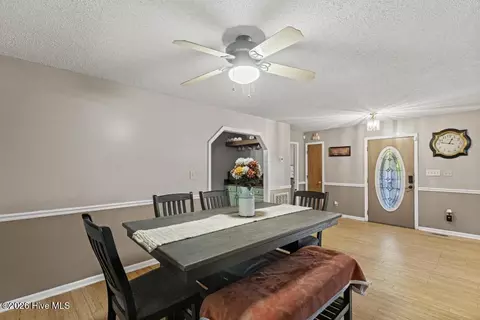 Dining - 509 Maize Ct, Hubert, NC 28539 photo 3 of 4