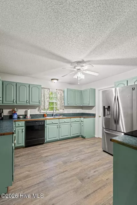 Kitchen - 509 Maize Ct, Hubert, NC 28539 photo 1 of 2