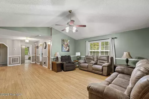 Entry Way - 509 Maize Ct, Hubert, NC 28539 photo 1 of 1