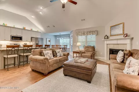 Living - 207 Torrey Pine Trl, Evans, GA 30809 photo 3 of 3