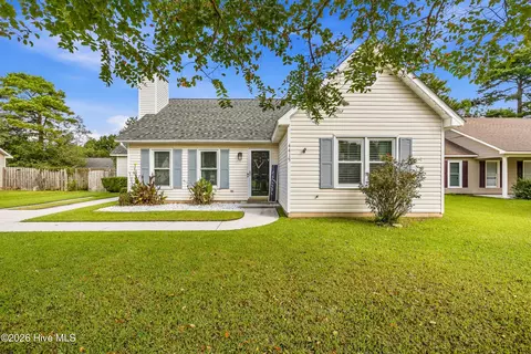 4415 Woodcroft Ct, Wilmington, NC 28405