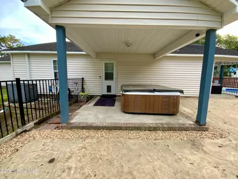 Exterior - 102 Donna Ct, Hubert, NC 28539 photo 9 of 10