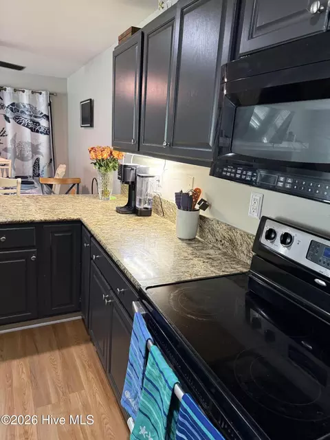 Kitchen - 102 Donna Ct, Hubert, NC 28539 photo 2 of 2