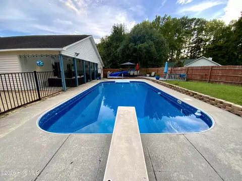 Exterior - 102 Donna Ct, Hubert, NC 28539 photo 5 of 10