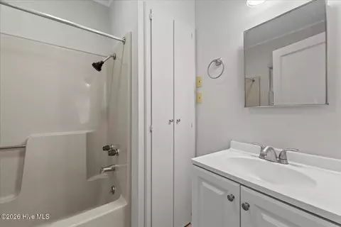 Bath - 180 S Easy St, Stapleton, GA 30823 photo 3 of 4