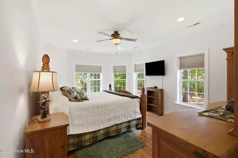 Bedroom - 129 Deepwater Dr, Stella, NC 28582 photo 2 of 8