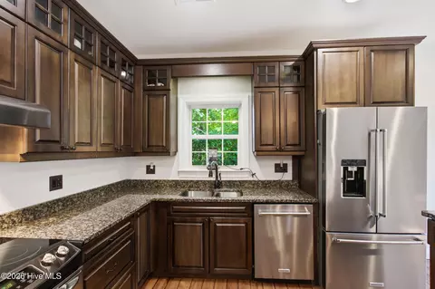 Kitchen - 129 Deepwater Dr, Stella, NC 28582 photo 8 of 8