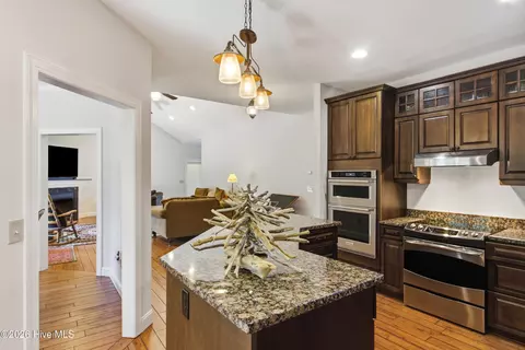 Kitchen - 129 Deepwater Dr, Stella, NC 28582 photo 3 of 8