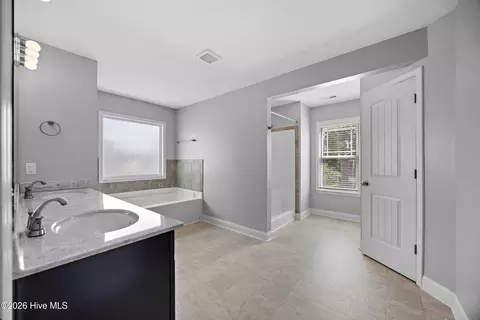 Bath - 310 Bear Run, Jacksonville, NC 28540 photo 2 of 2