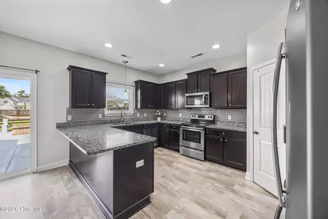 Kitchen - 310 Bear Run, Jacksonville, NC 28540 photo 1 of 2