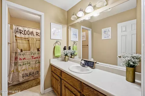 Bath - 152 Walnut St, Barnwell, SC 29812 photo 2 of 2