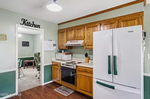 Kitchen - 152 Walnut St, Barnwell, SC 29812 photo 1 of 2