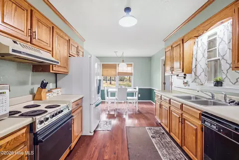 Kitchen - 152 Walnut St, Barnwell, SC 29812 photo 2 of 2