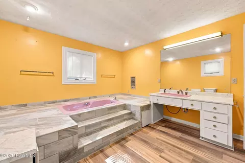 Bath - 159 Cherry St, Murphy, NC 28906 photo 5 of 5