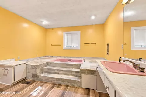 Bath - 159 Cherry St, Murphy, NC 28906 photo 4 of 5