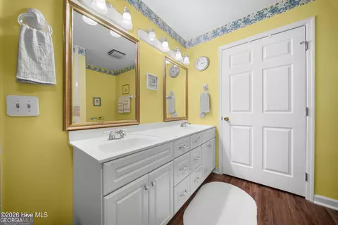 Bath - 3058 Old Eighty Rd, Millen, GA 30442 photo 3 of 4