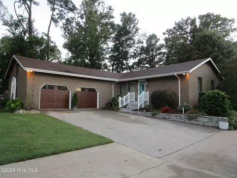 1217 Little River Dr, Elizabeth City, NC 27909