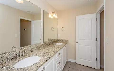 Bath - 2322 Malone Way, Evans, GA 30809 photo 8 of 9
