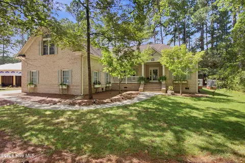 920 Crooked Creek Dr, New Bern, NC 28560