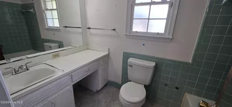 Bath - 2423 Eagle Dr, Augusta, GA 30906 photo 5 of 5