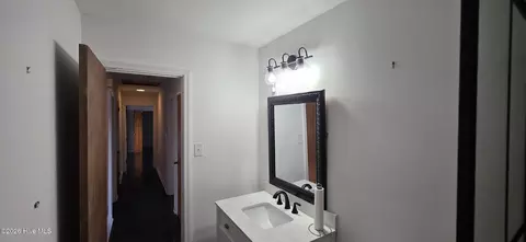 Bath - 2423 Eagle Dr, Augusta, GA 30906 photo 3 of 5