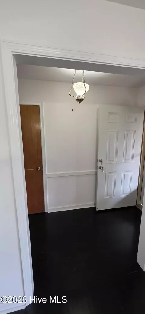 Entry Way - 2423 Eagle Dr, Augusta, GA 30906 photo 2 of 3