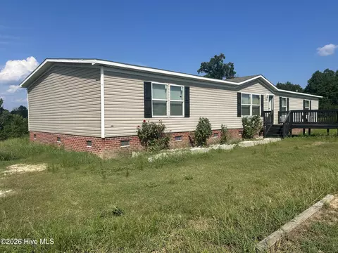 208 Grove Run Dr, Warsaw, NC 28398