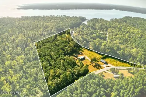1402 Lynchs Beach Loop Rd, Bayboro, NC 28515