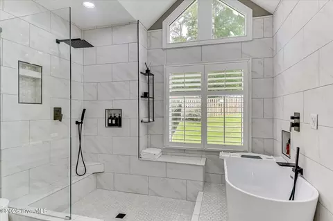 Bath - 4173 Tindall Dr, Evans, GA 30809 photo 3 of 7