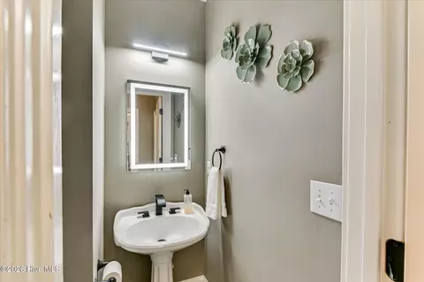 Bath - 4173 Tindall Dr, Evans, GA 30809 photo 1 of 7