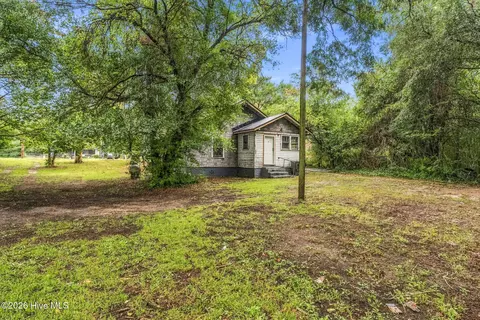 Exterior - 309 Pine St, Hamlet, NC 28345 photo 2 of 5