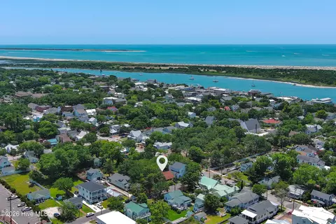 302 Moore St, Beaufort, NC 28516