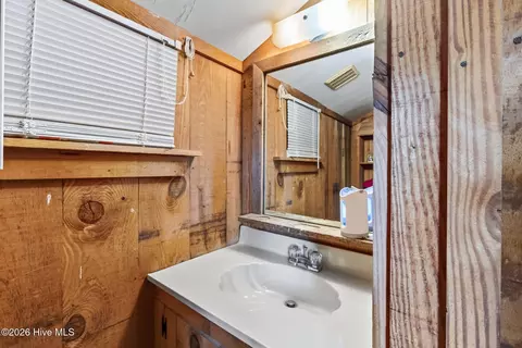 Bath - 100 Morrison Dr, Smithfield, NC 27577 photo 1 of 1