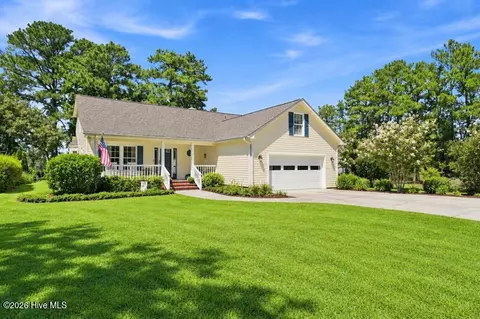 1115 Yardarm Dr, Oriental, NC 28571