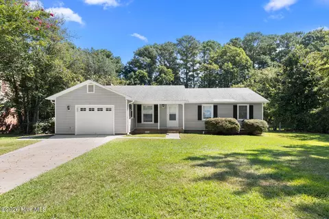 420 Pine Valley Rd, Jacksonville, NC 28546